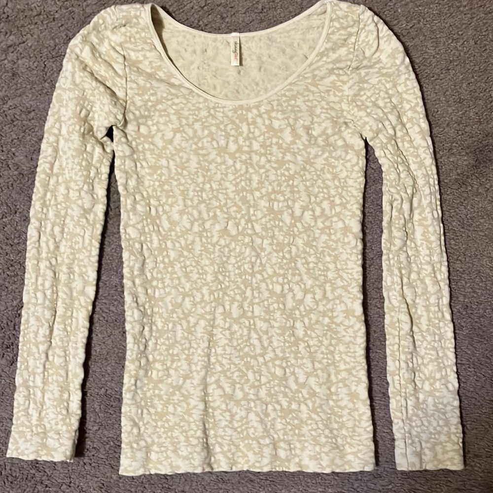 Women’s Skinny Tees blouse size xs.